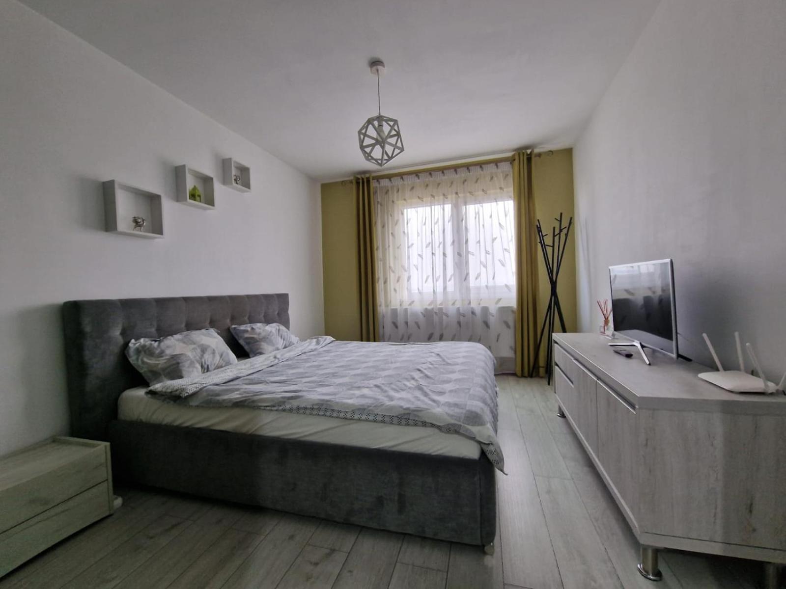 Gray Apartment Nearby Amethyst & Vivo Mall Floreşti Екстериор снимка